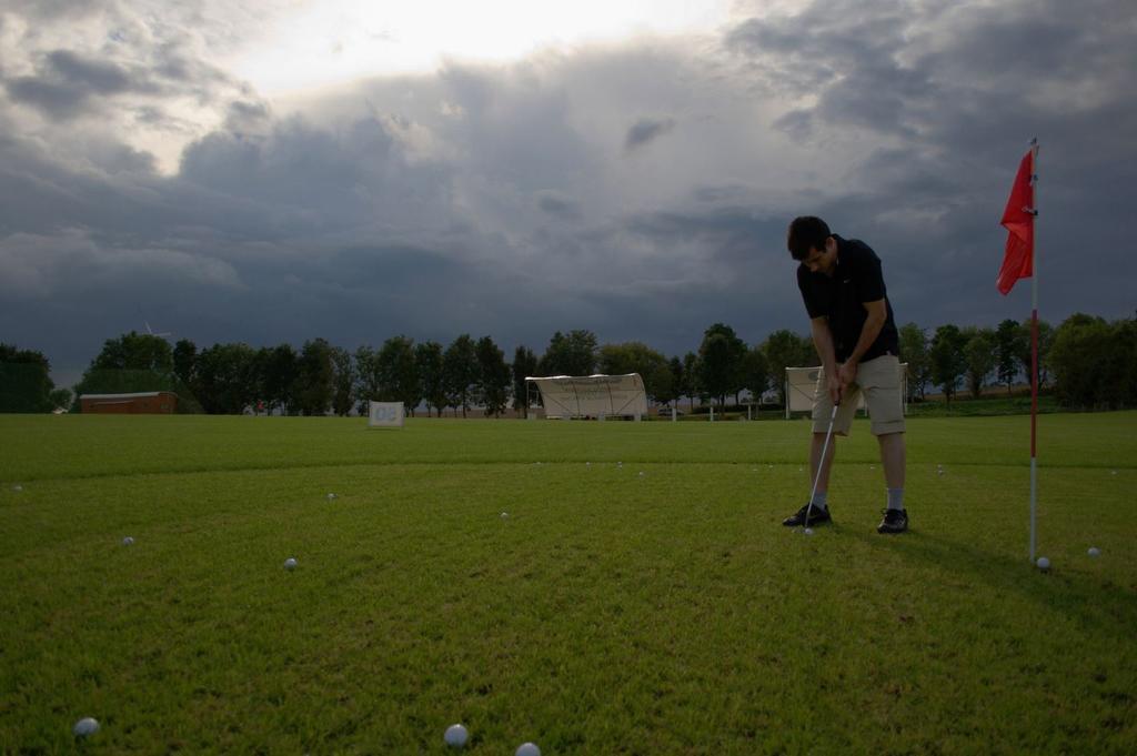 Golf Zajazd Zajaczkowo Słupsk Kültér fotó
